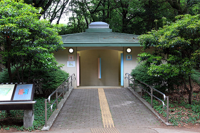 砧公園9号トイレ