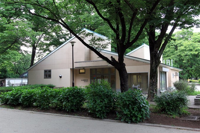砧公園更衣棟・夜間受付